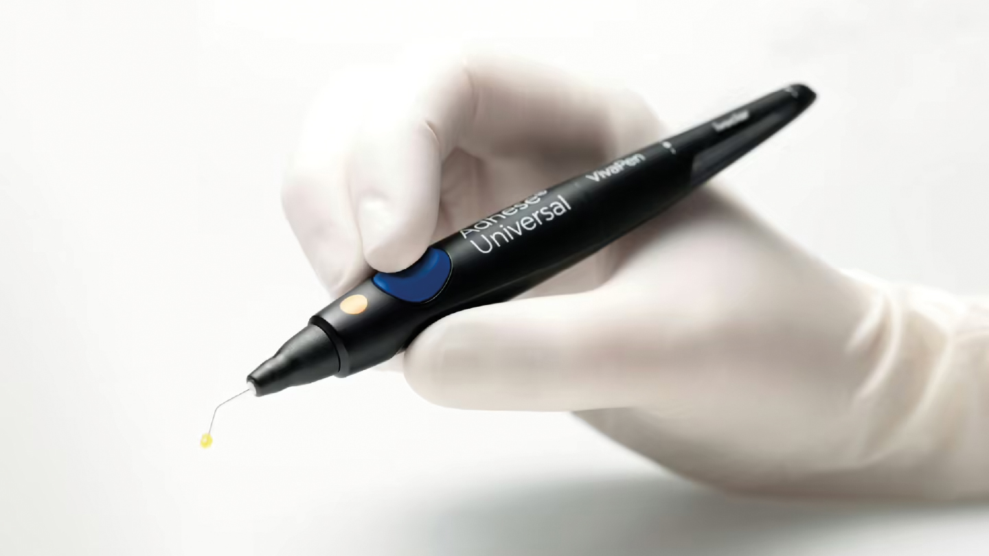 0326-803 Product Showcase Adhesive_Ivoclar_Adhese-Universal-VivaPen.jpg